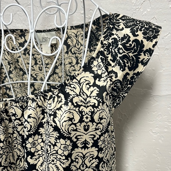 LOFT Black and Cream Graphic Blouse with Cap Flutter Sleeves - Picture 3 of 5